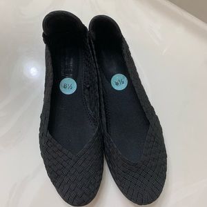 Steve Madden woven flats NWT